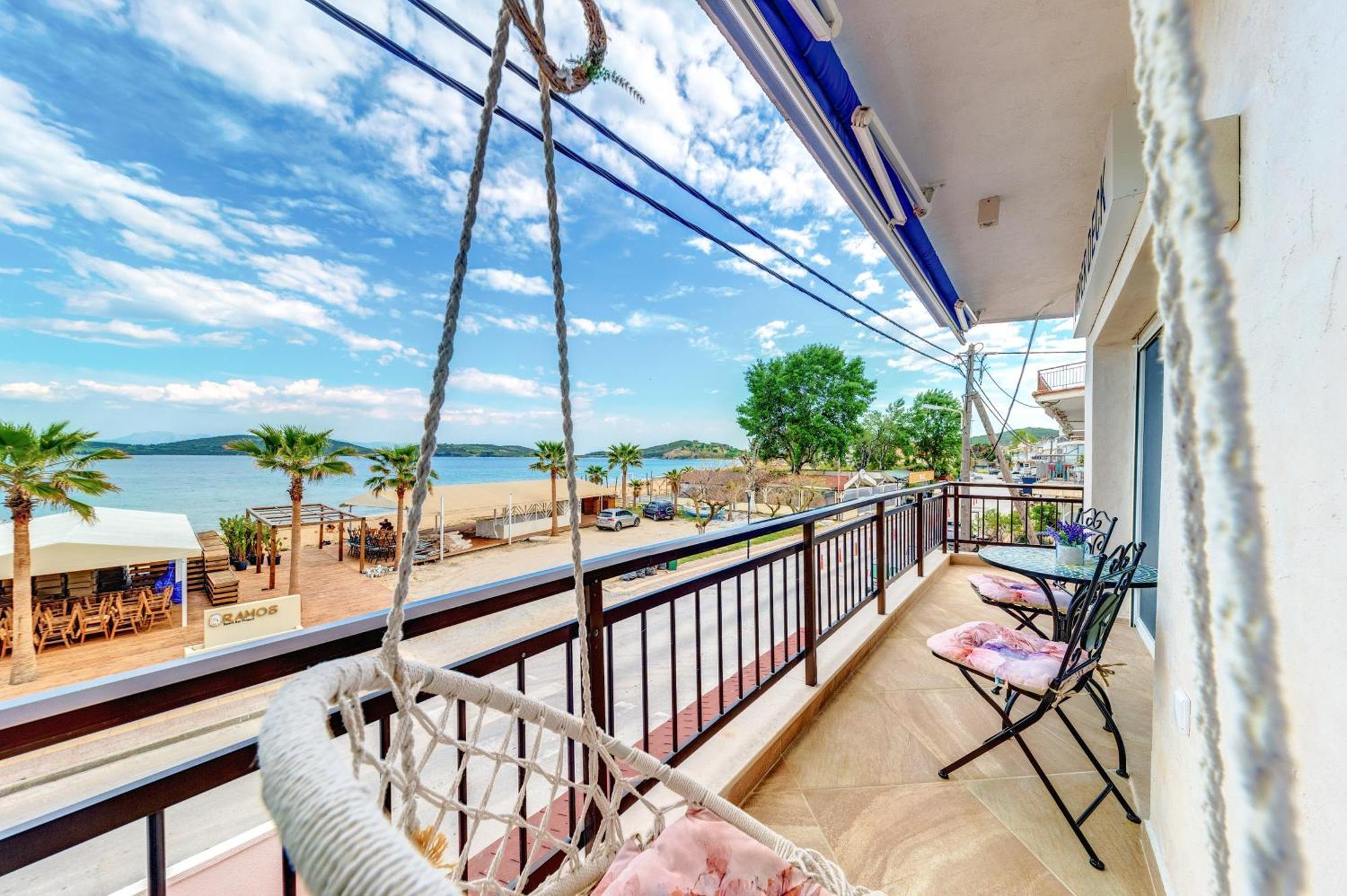 Upper Deck Apt. Nea Peramos (Macedonia) Exterior foto